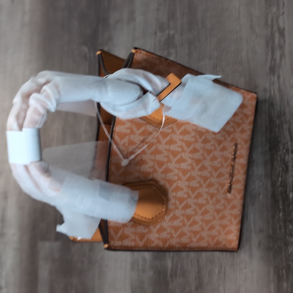 Michael Kors Small Crossbody Bag - Picture 2 of 2